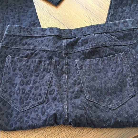 Hue Textured Leggings. Two pair. Size M - Picture 4 of 7